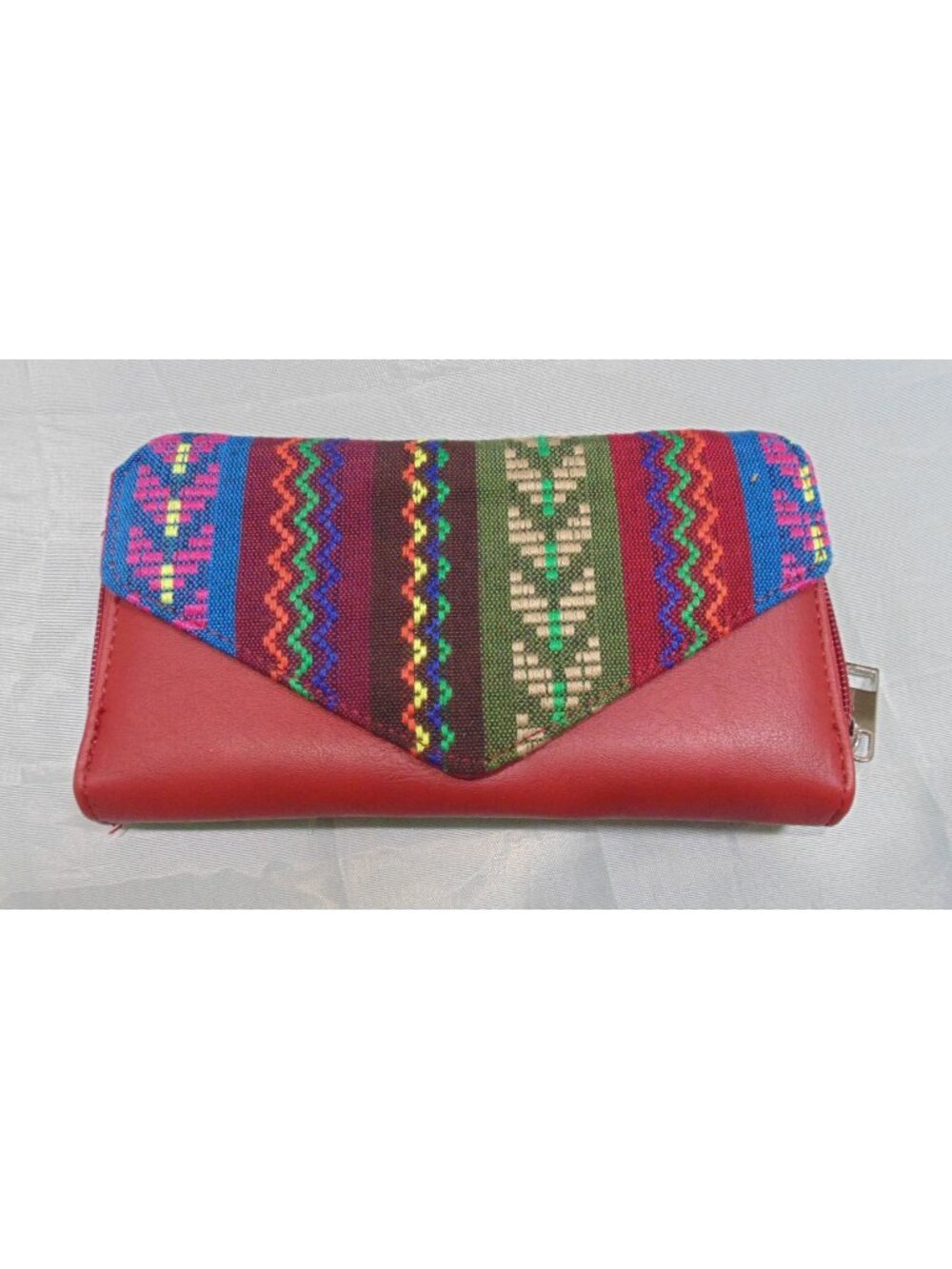 Gold Coast Azteca Design Women's Red Faux Leather Clutch-Style Wallet